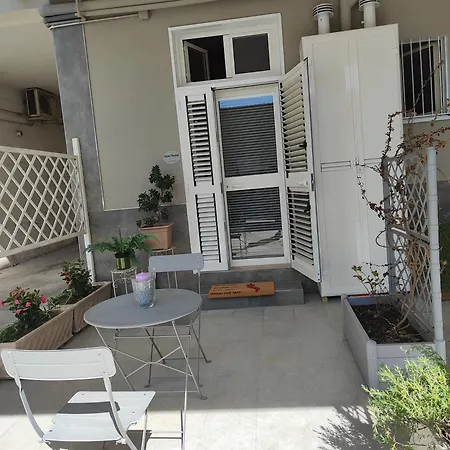 Apartment Family's Affairs *